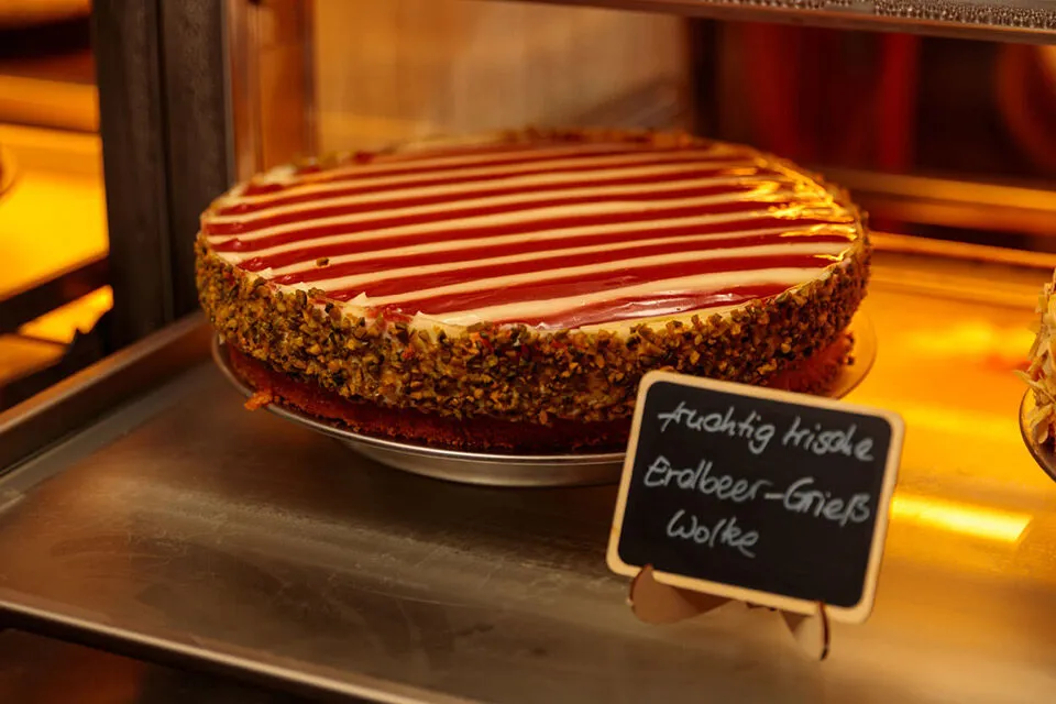 Frische Torte aus der eigenen Backstube